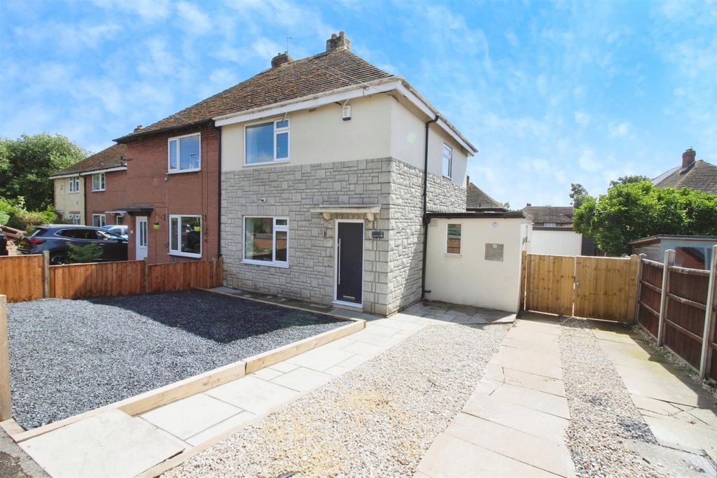Property photo 1 of 18 Outside