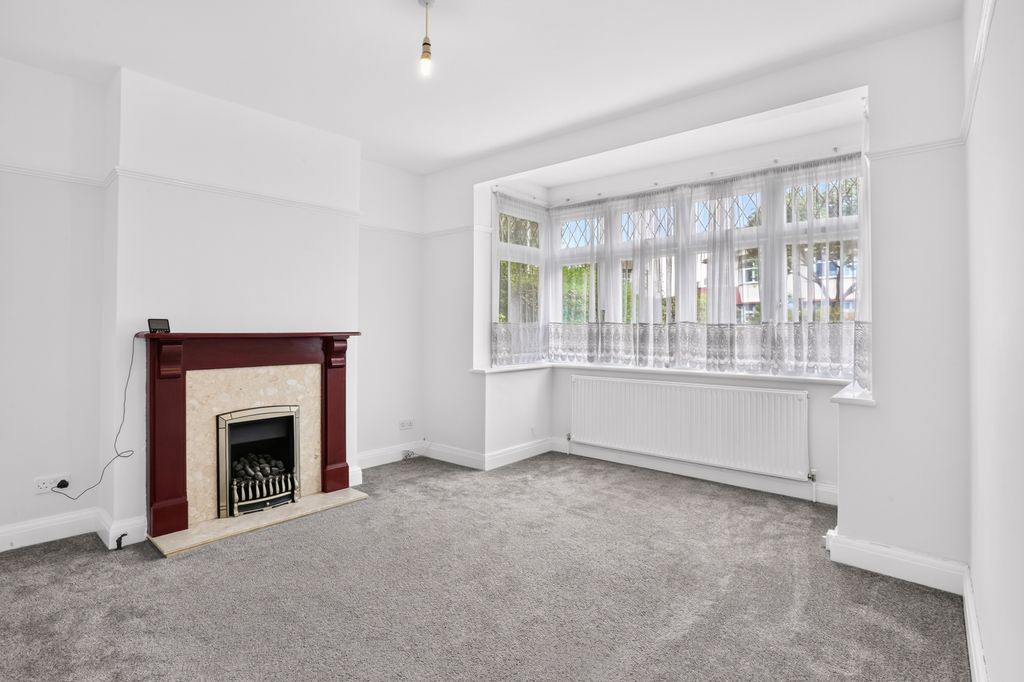 Property photo 2 of 21