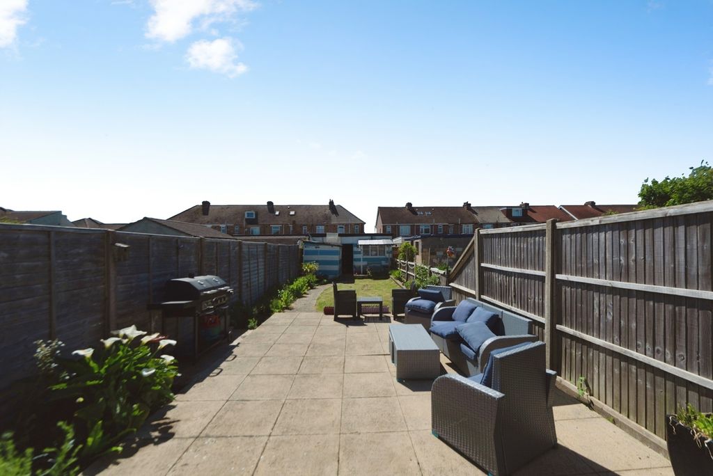 Property photo 3 of 17 Pbox-Img.Jpg