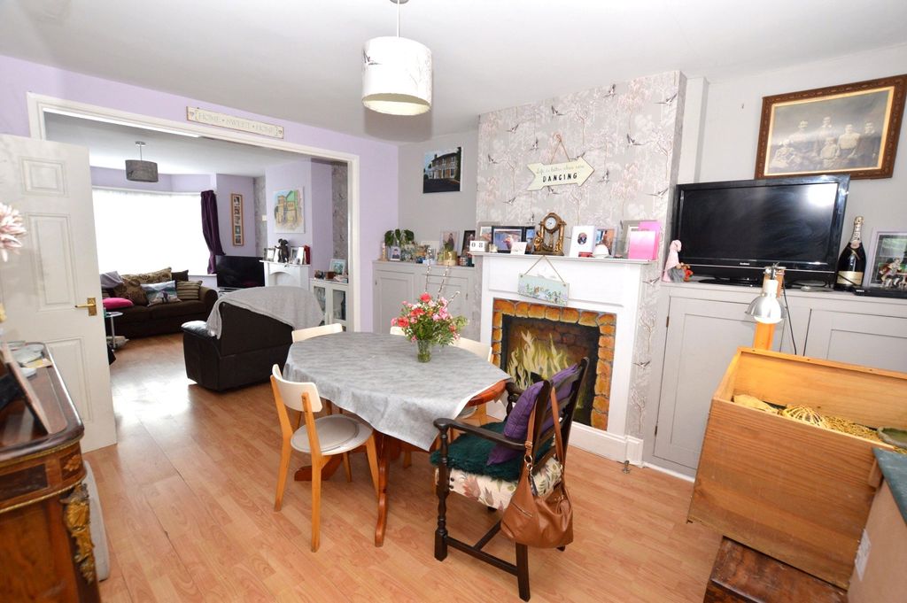 Property photo 3 of 15 3 - Picture No. 12