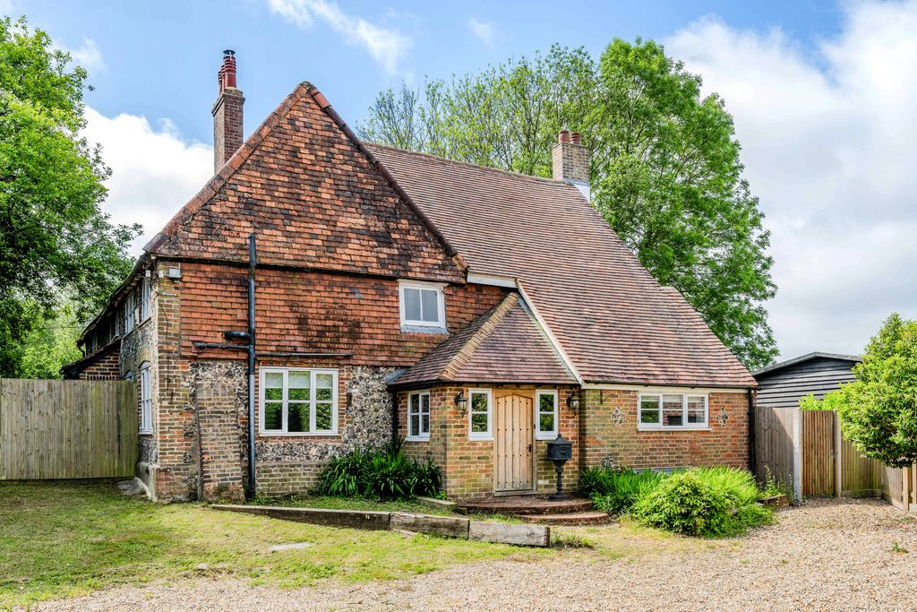 Property photo 1 of 31 The Old Farmhouse  (8)