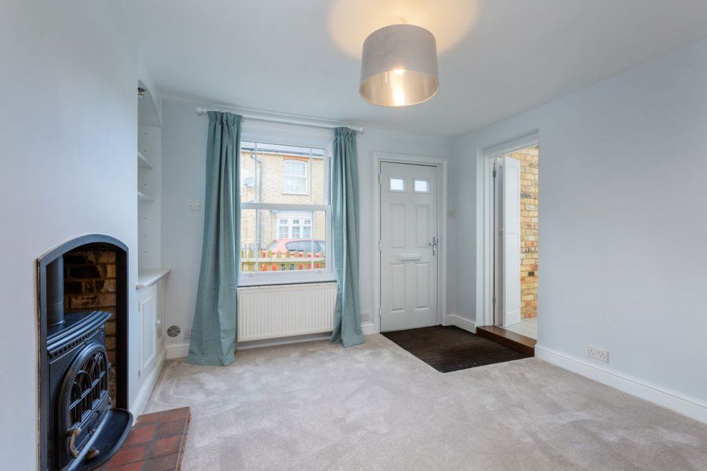 Property photo 3 of 10