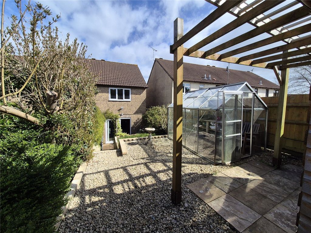 Property photo 2 of 19 Picture No. 17