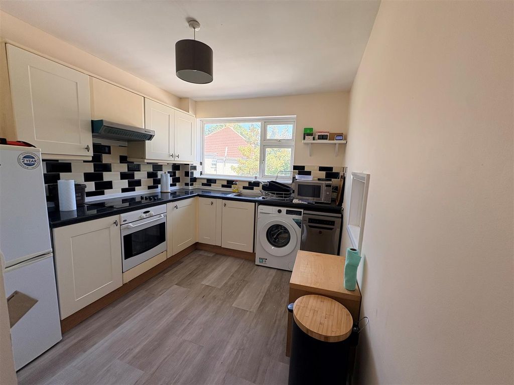 Property photo 1 of 9 Granville Court 4.Jpg