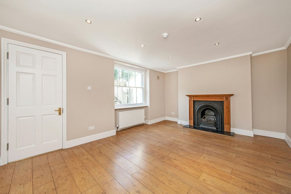 Property photo 1 of 12 Reception Room