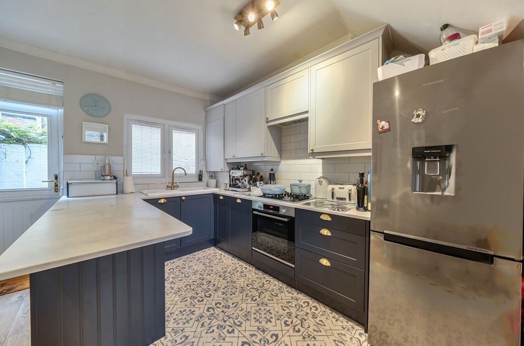 Property photo 3 of 14 1373482-8-69038dc...