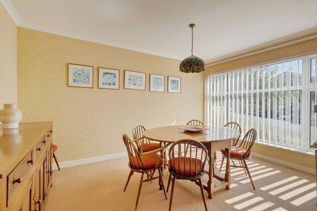 Property photo 3 of 44