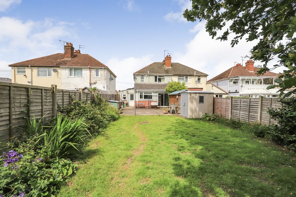 Property photo 2 of 19