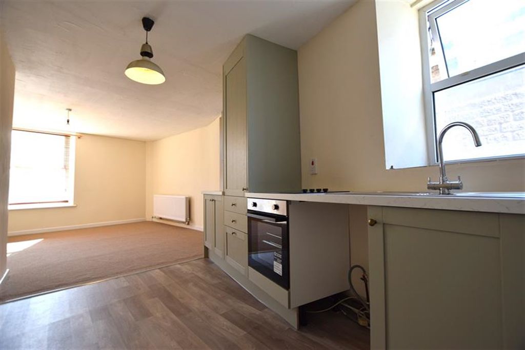 Property photo 1 of 8 (Main)