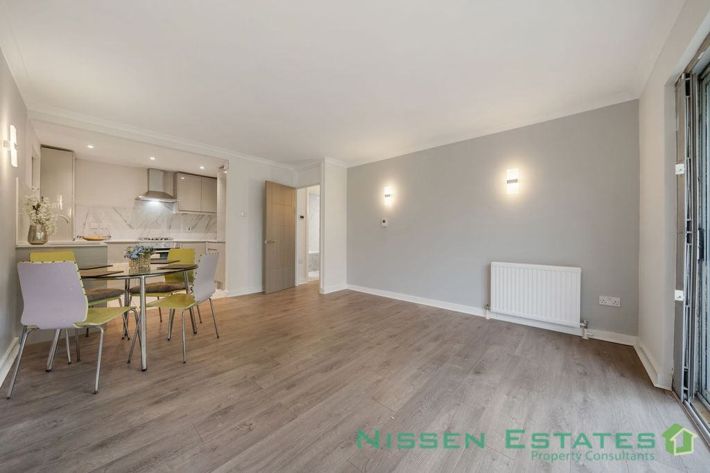 Property photo 1 of 12 Photo 3