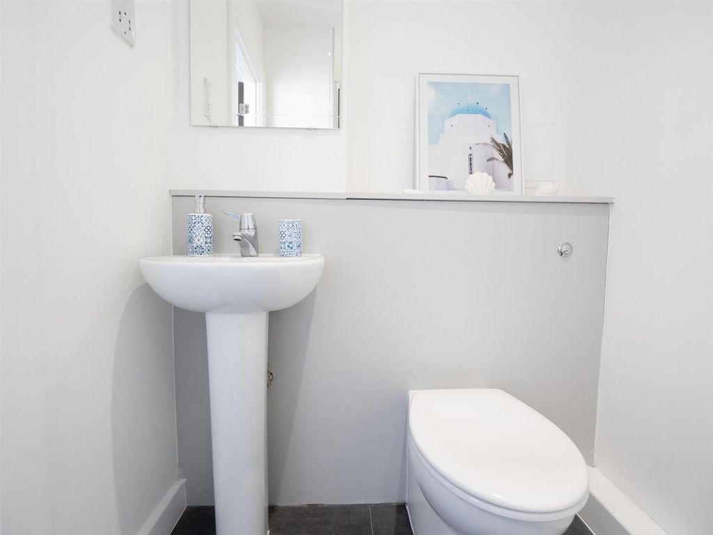 Property photo 1 of 30