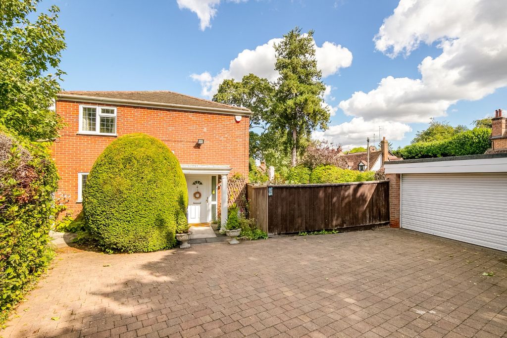 Property photo 2 of 43 4067682