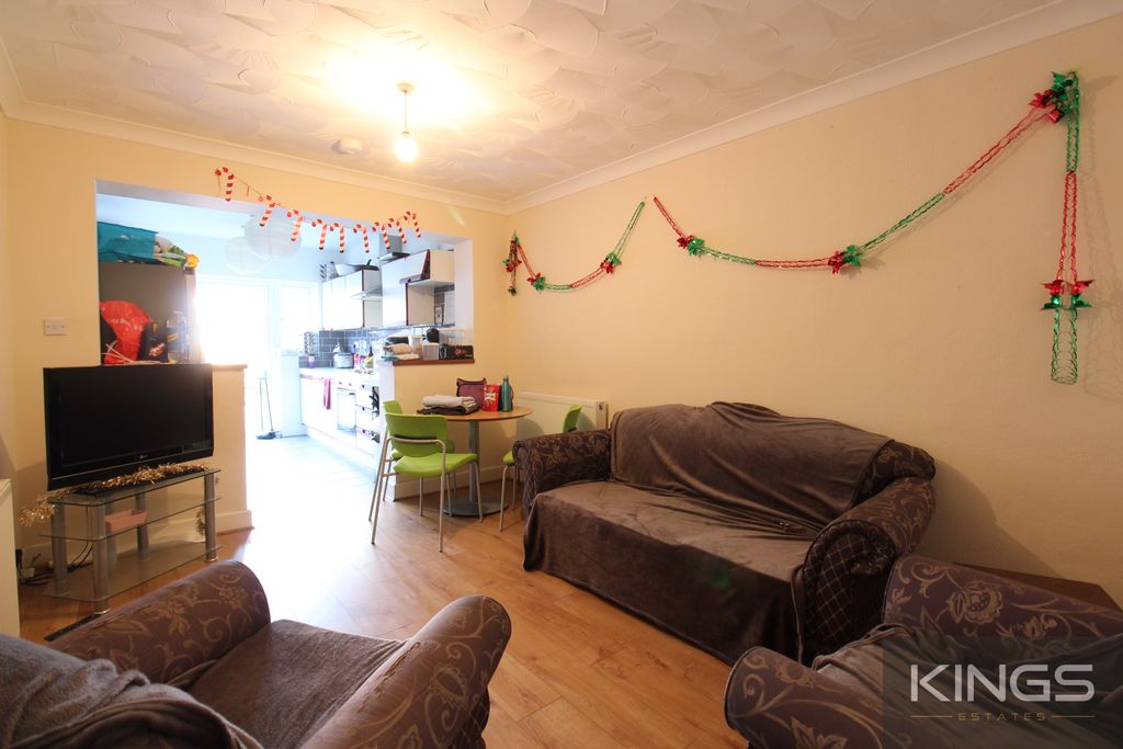 Property photo 3 of 8