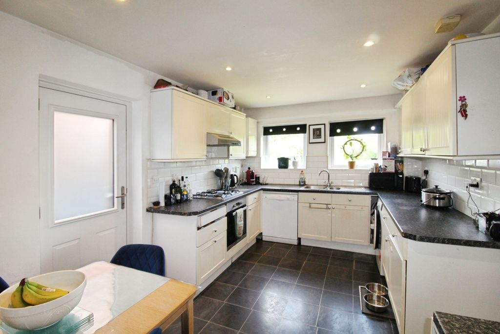 Property photo 2 of 30 Pbox-Img.Jpg