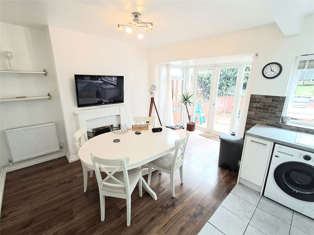 Property photo 3 of 24 Dining Kitchen