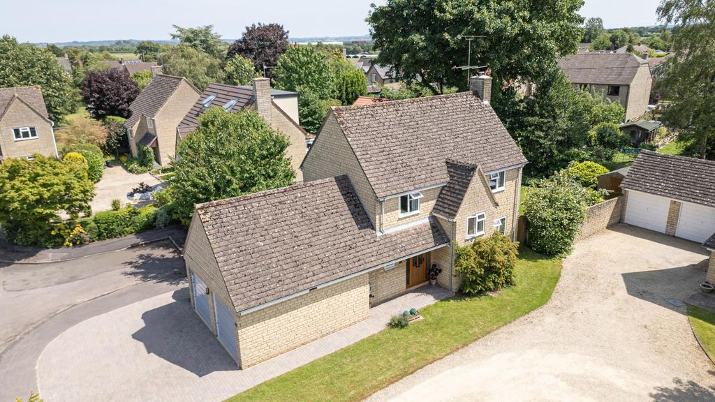 Property photo 1 of 27 7 Bouverie Park-33.Jpg