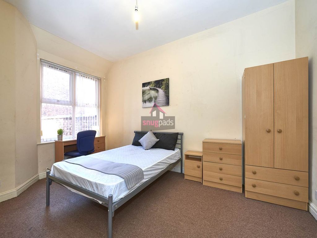 Property photo 2 of 11 4