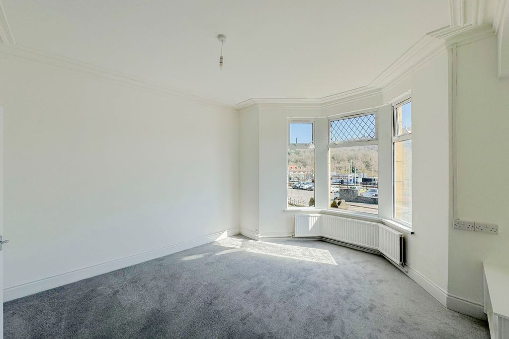 Additional image 5 of 4 bed terraced house for sale5 High Street, Newbridge NP11