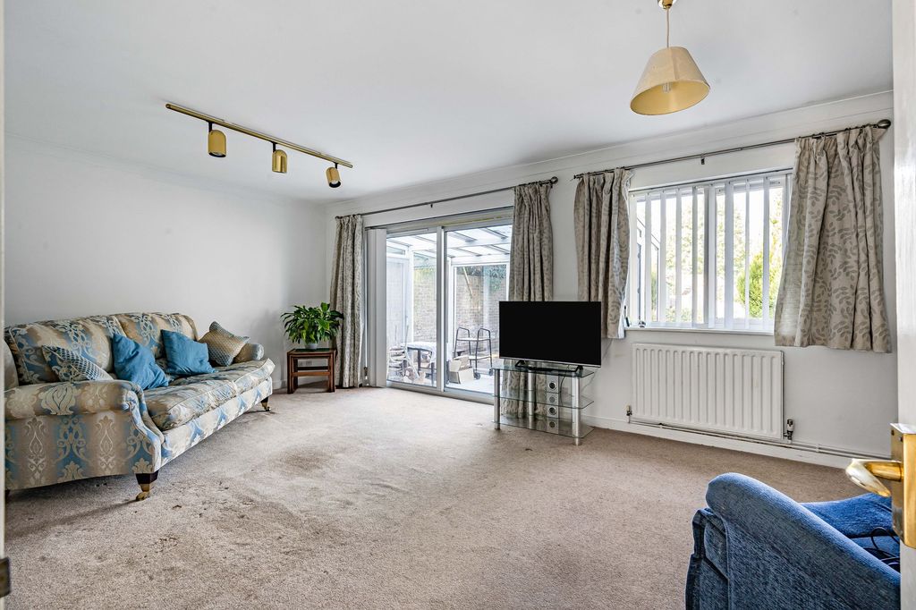 Property photo 2 of 18