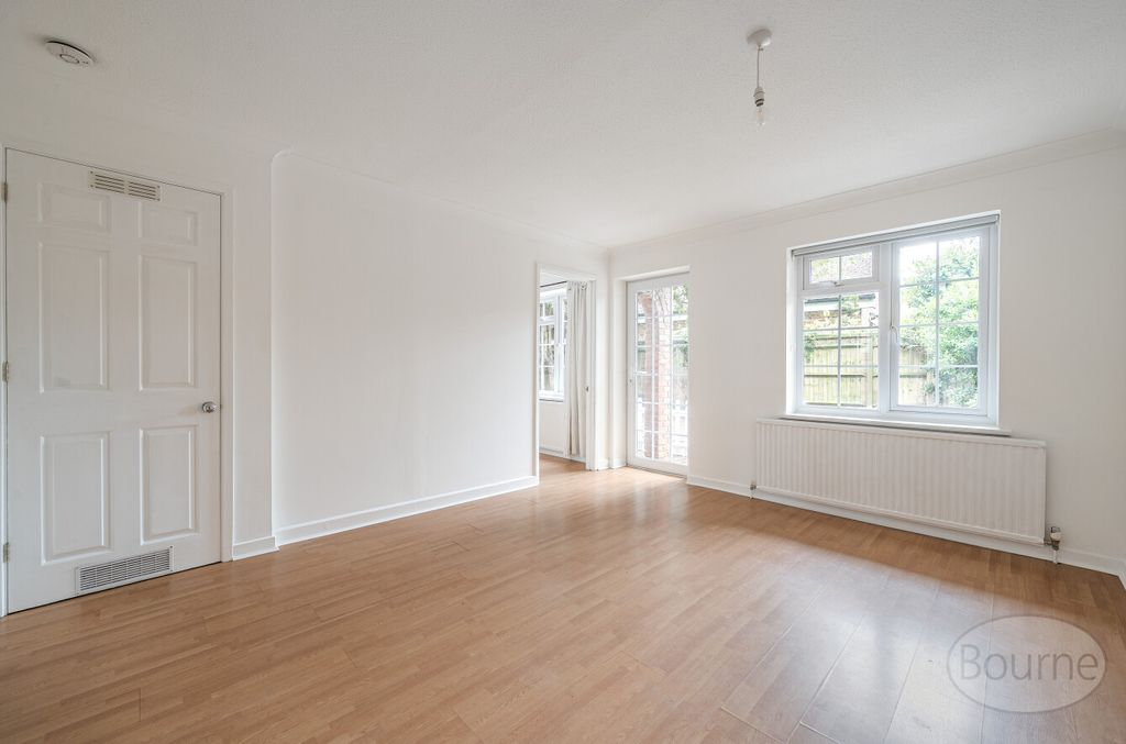 Property photo 3 of 10 Daed920F-4228-473...