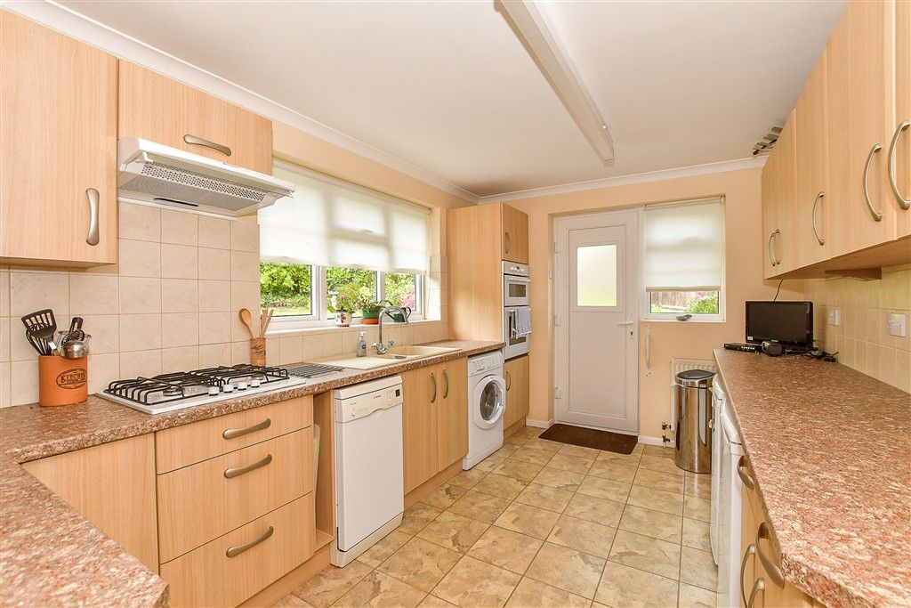 Property photo 3 of 17 Kitchen/Breakfast Room