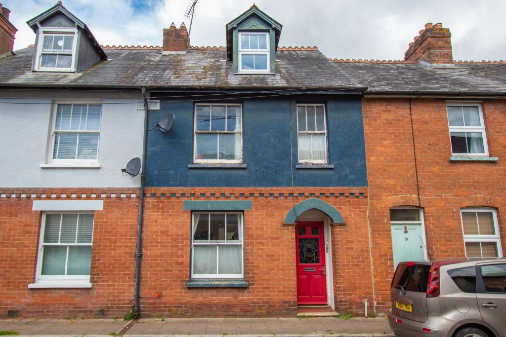 Property photo 1 of 11