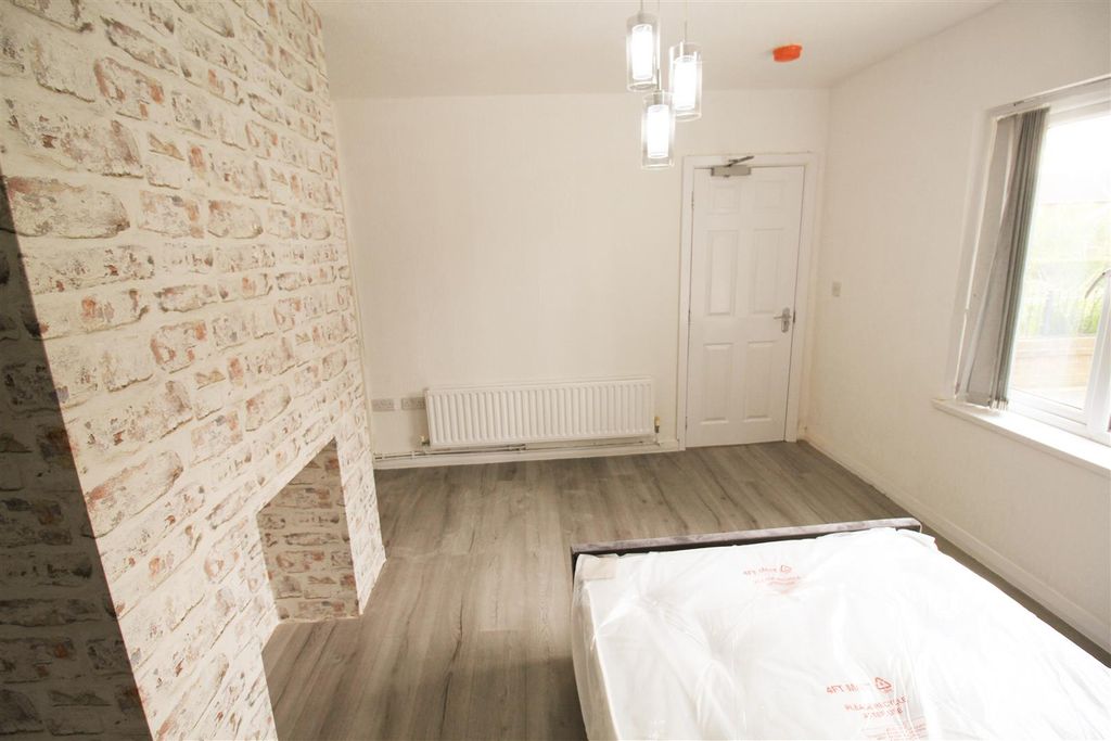 Property photo 3 of 7 Room1.Jpg