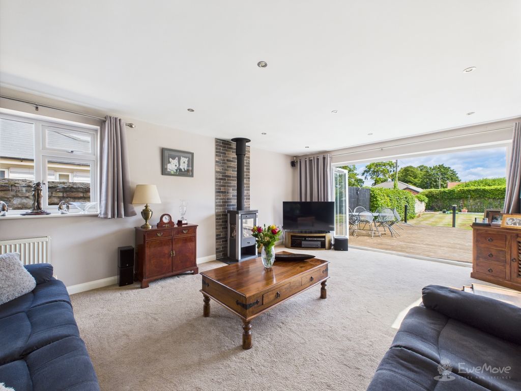 Property photo 3 of 26 Living Room- Mark Stephens Ewemove Newmarket And S