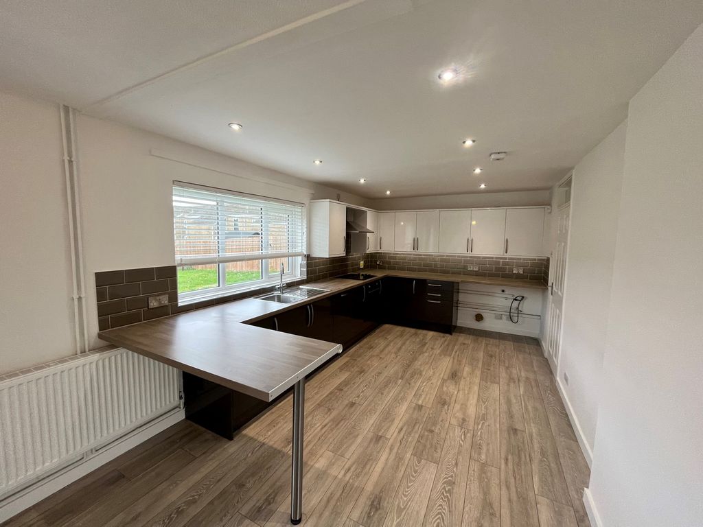 Property photo 2 of 14 View