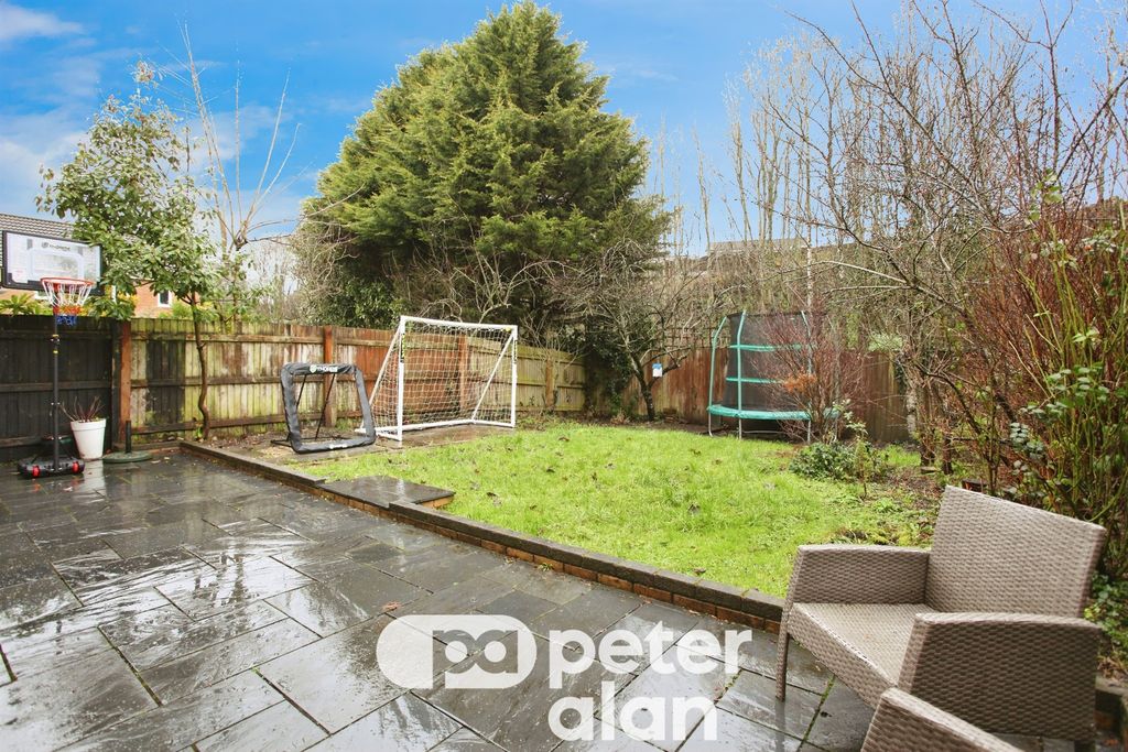 Property photo 2 of 20