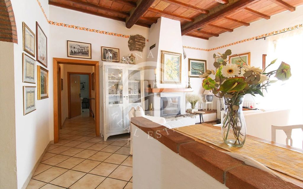 Property photo 2 of 61