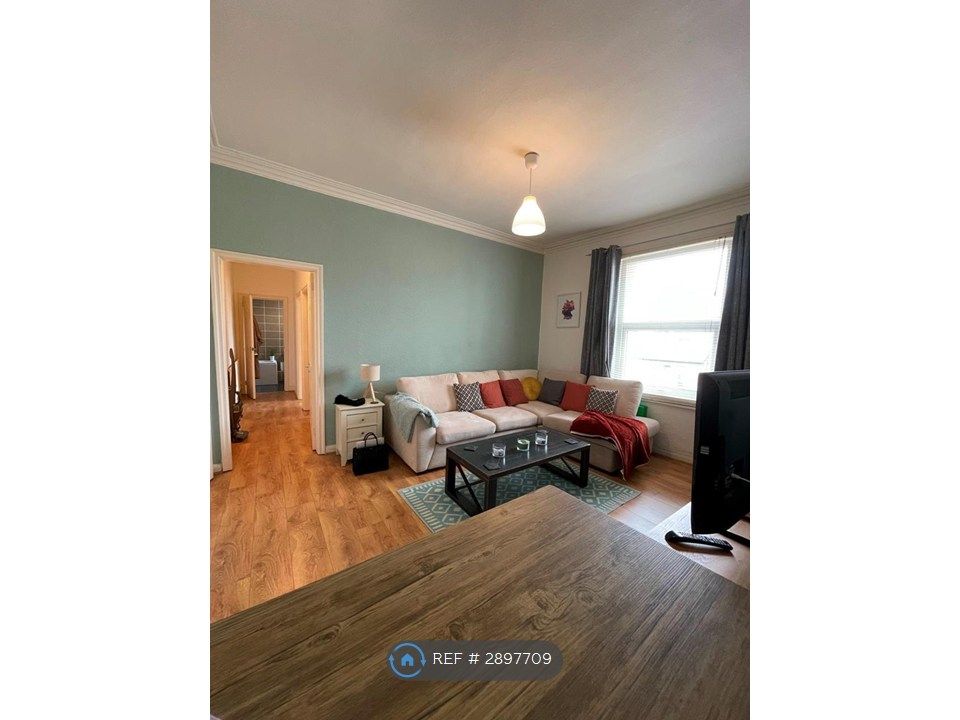 Property photo 2 of 6 Living Room