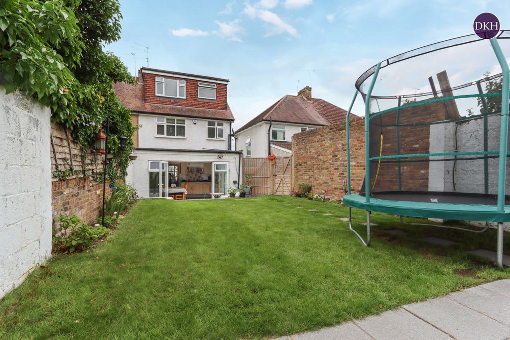 Property photo 1 of 17 Photo 08