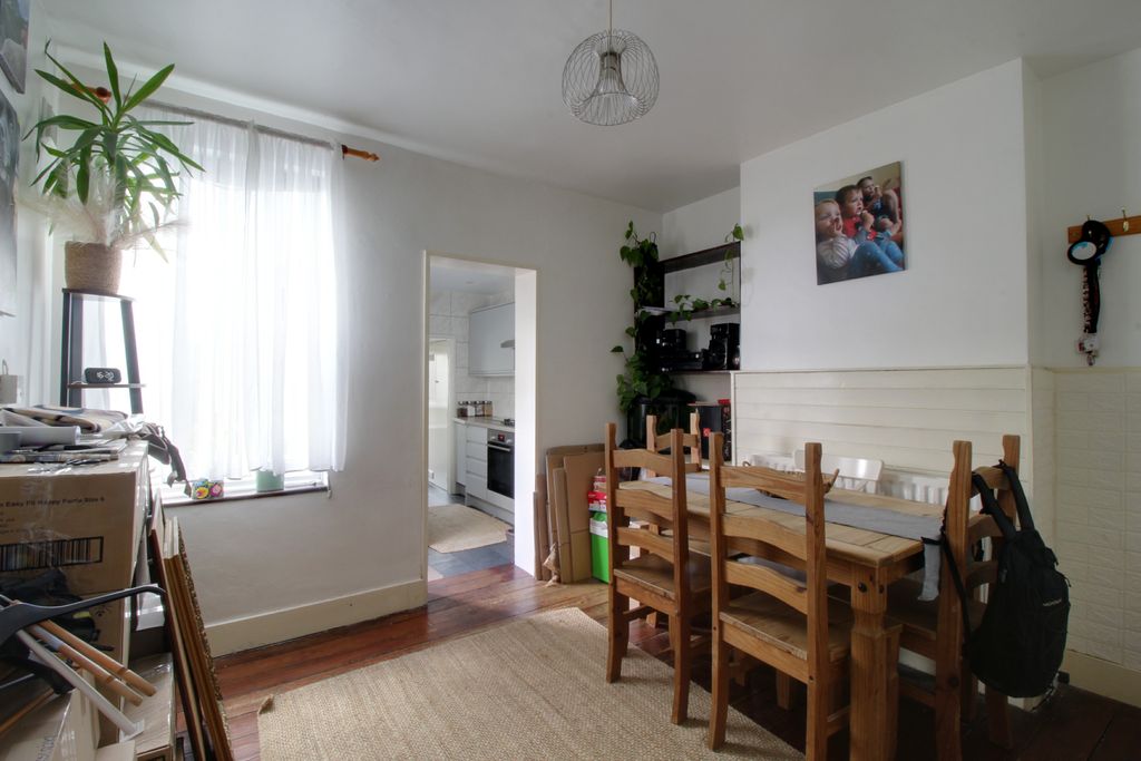 Property photo 3 of 7