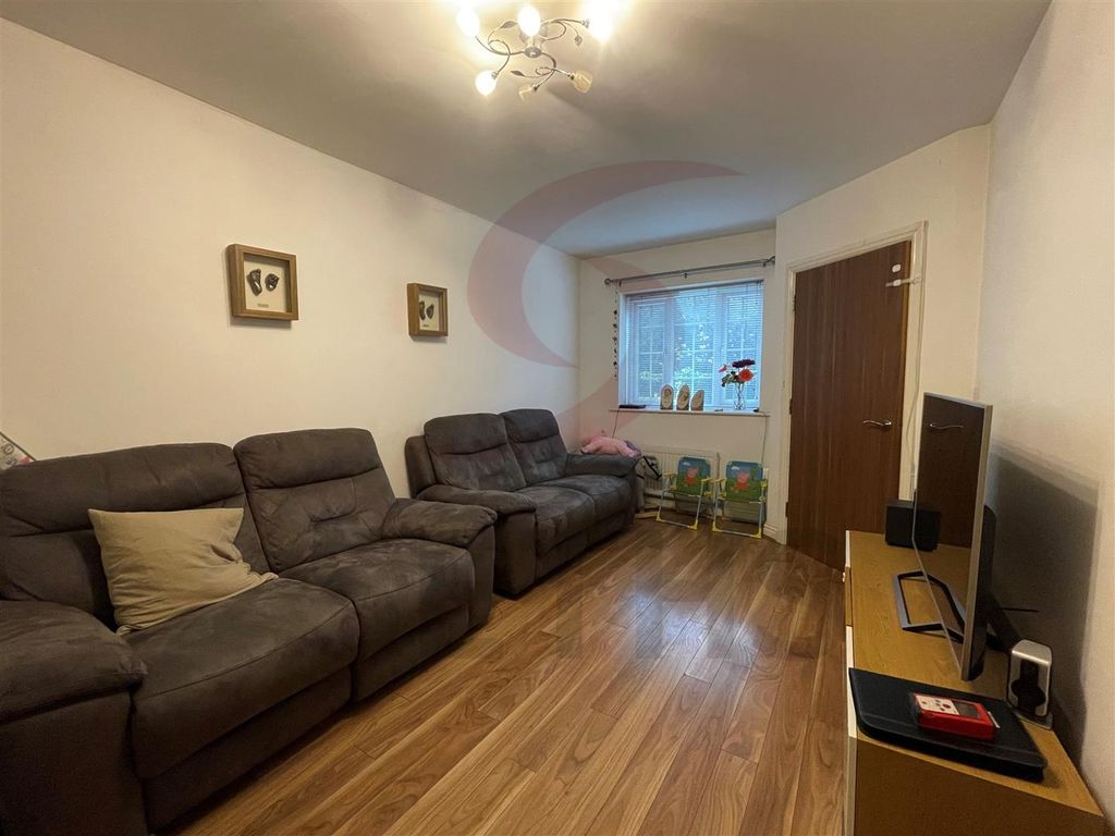 Property photo 2 of 10 Lounge