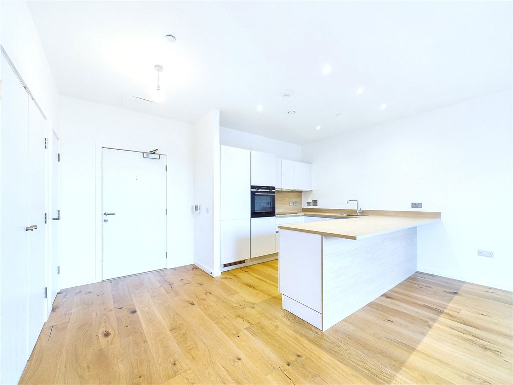 Property photo 3 of 15 Picture No. 02