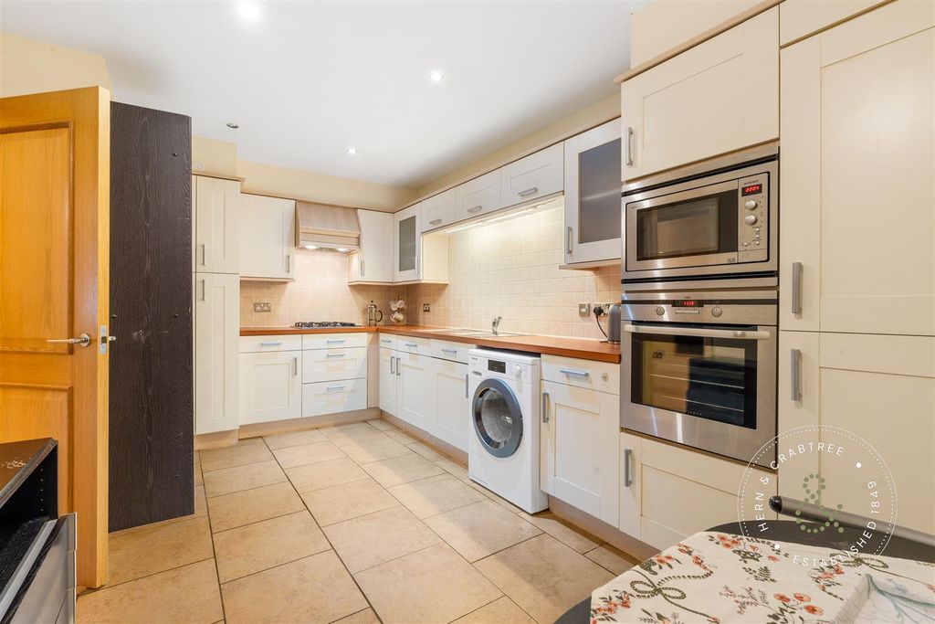 Additional image 4 of 2 bed flat for saleCyncoed Gardens, Cardiff CF23