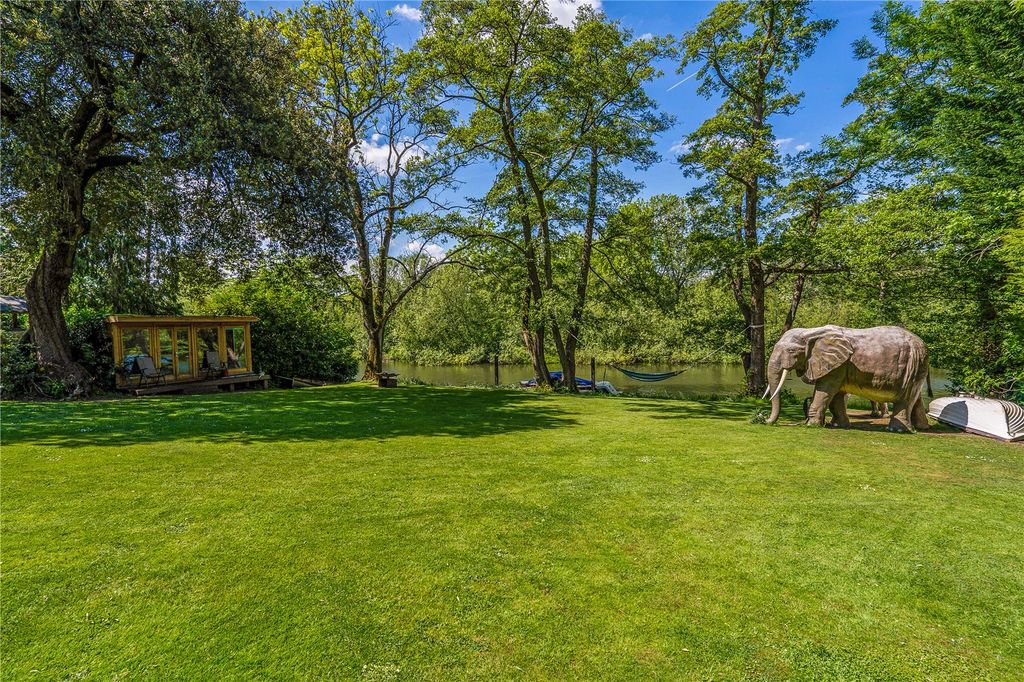 Property photo 3 of 27 Garden