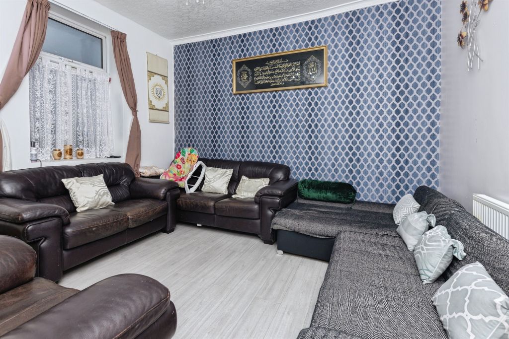 Property photo 2 of 18