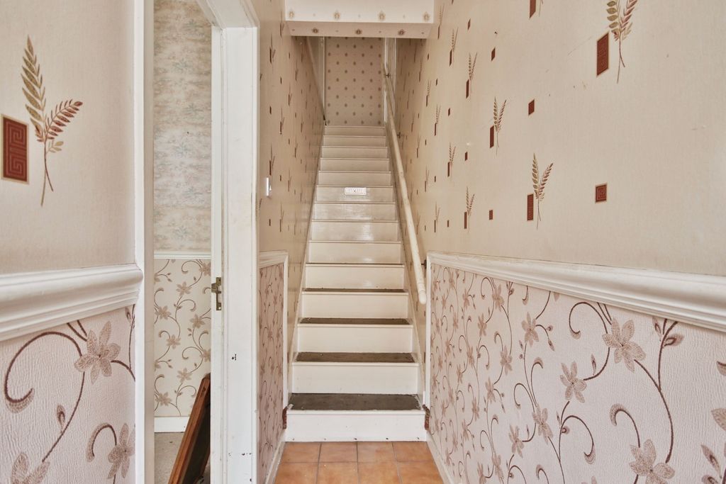 Property photo 2 of 11 4350685