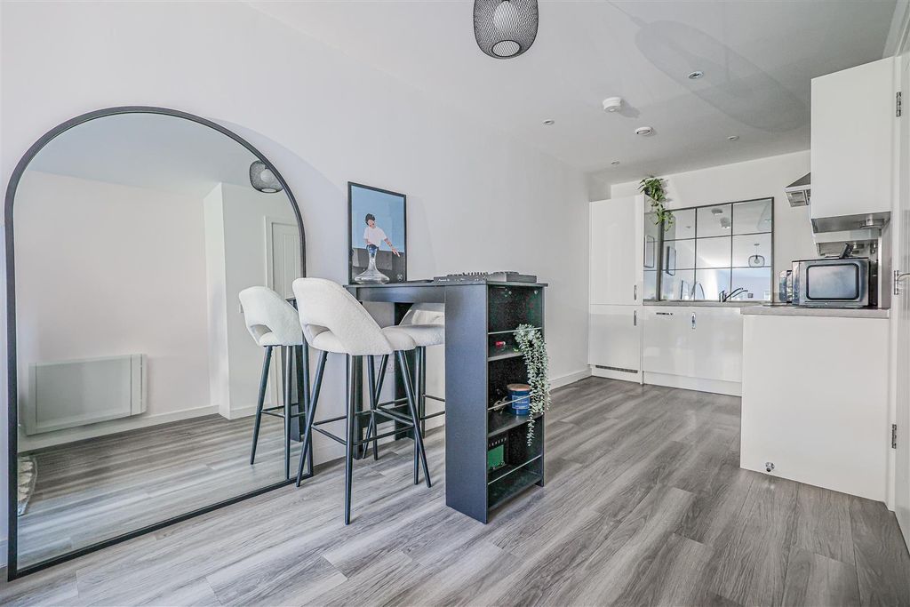 Property photo 3 of 18 980A7668-1.Png