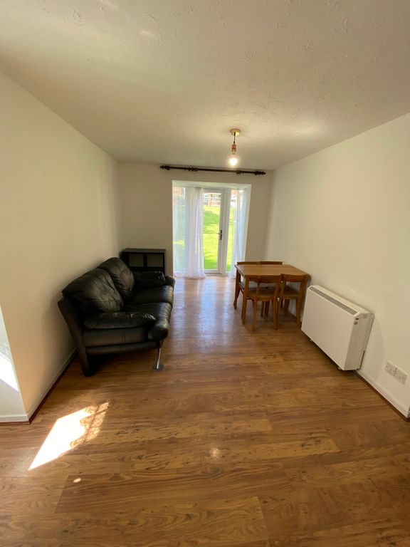 Property photo 2 of 5