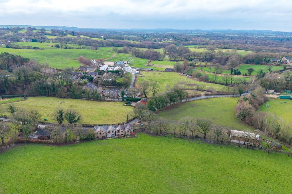 Property photo 2 of 42