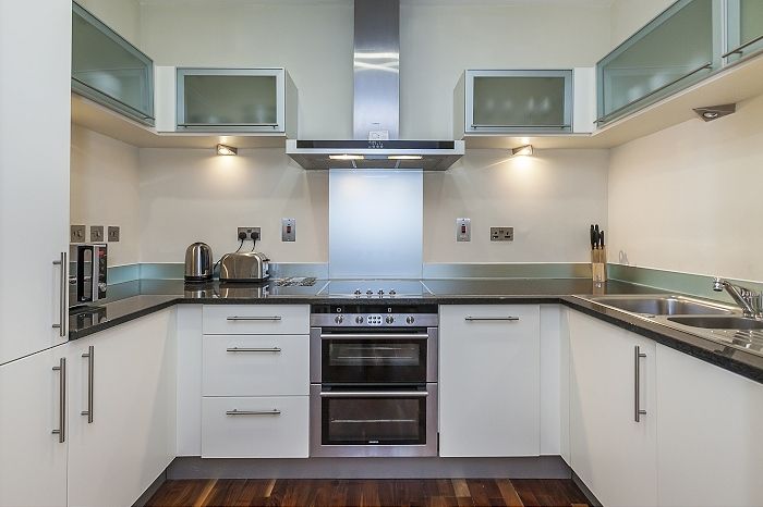 Property photo 3 of 11 Kitchen