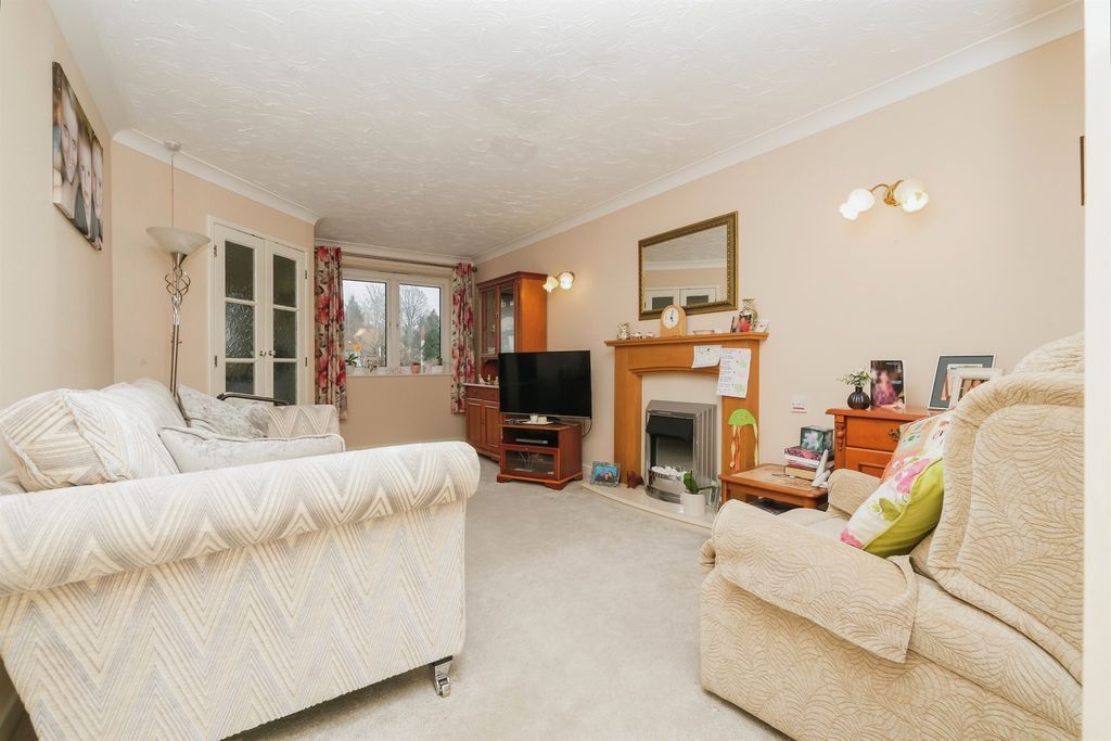 Property photo 2 of 17