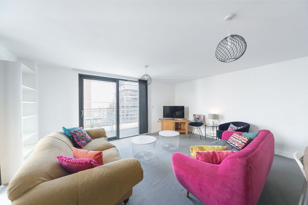 Property photo 3 of 19 Photo 5