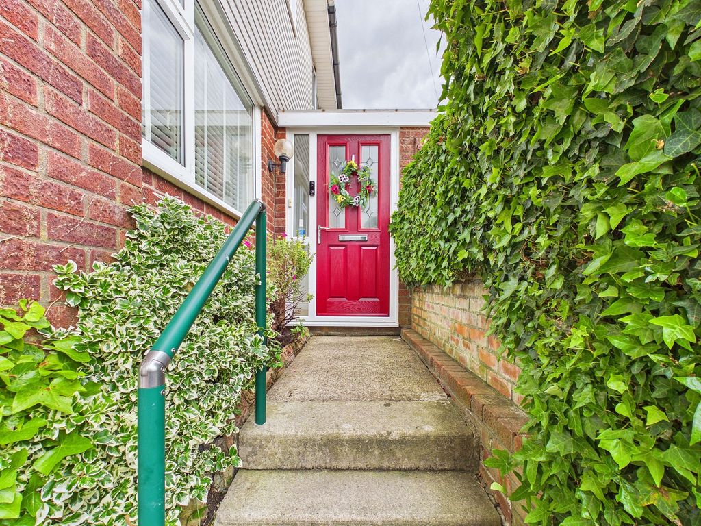 Property photo 2 of 42