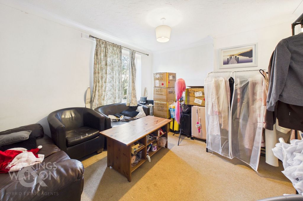 Property photo 2 of 20