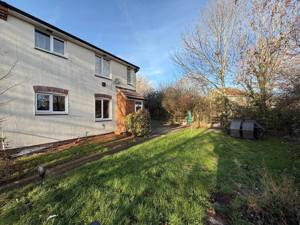 Property photo 1 of 7 External