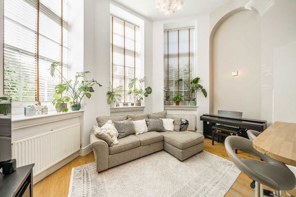 Property photo 2 of 6